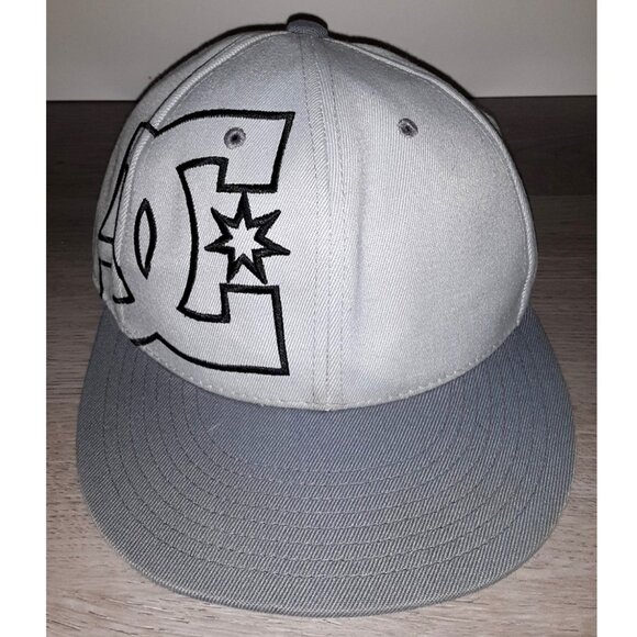 Vintage Y2k DC Skate Shoes Logo Black Grey Baseball Hat Trucker Cap 210 Fitted - Picture 3 of 11